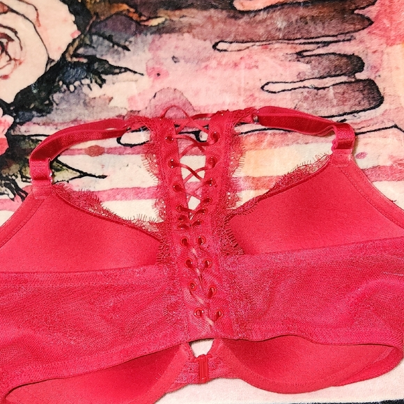 Victoria's Secret Bold Red Lace Bra - Picture 2 of 4